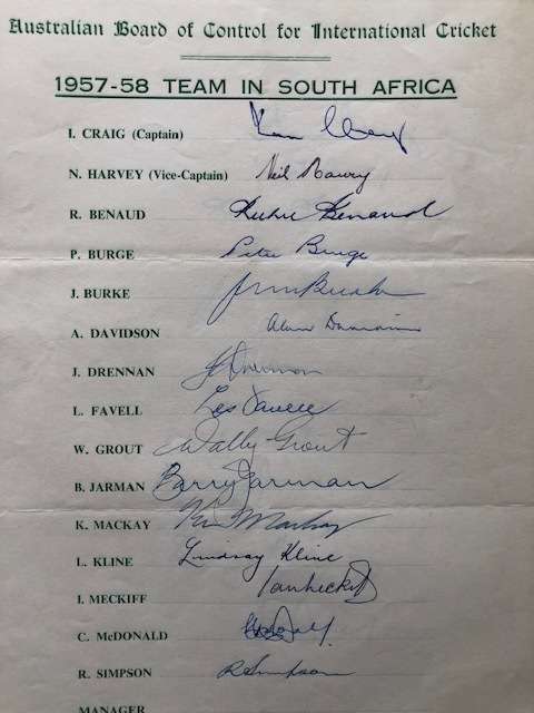 CRICKET  AUTOGRAPHS  LOVELY COLLECTION OF 15 ORIGINAL AUTOGRAPHS