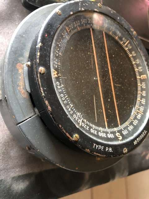 WW2  COMPASS TYPE P8 RAF