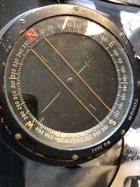 WW2  COMPASS TYPE P8 RAF