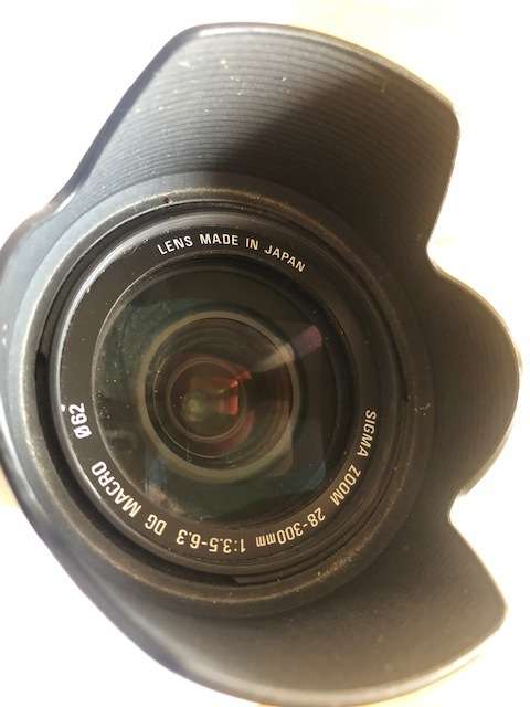 SIGMA  DG 28-300 mm ZOOM LENS 1:3.5 - 6.3  FOR SONY CAMERA