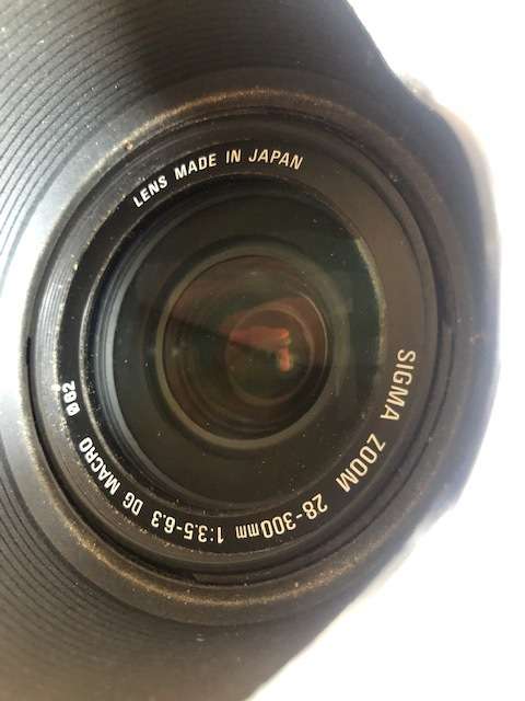 SIGMA  DG 28-300 mm ZOOM LENS 1:3.5 - 6.3  FOR SONY CAMERA