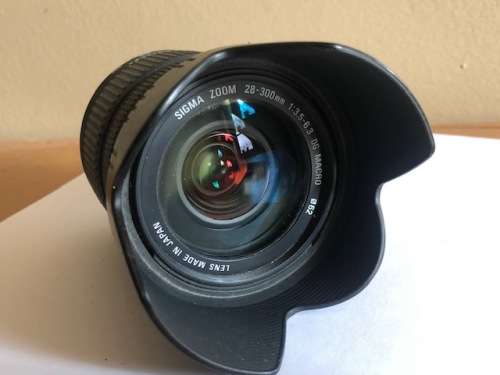 SIGMA  DG 28-300 mm ZOOM LENS 1:3.5 - 6.3  FOR SONY CAMERA
