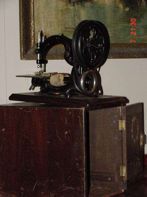 SEWING  MACHINE-  WILLCOX & GIBS - VERY- VERY- EARLY-
