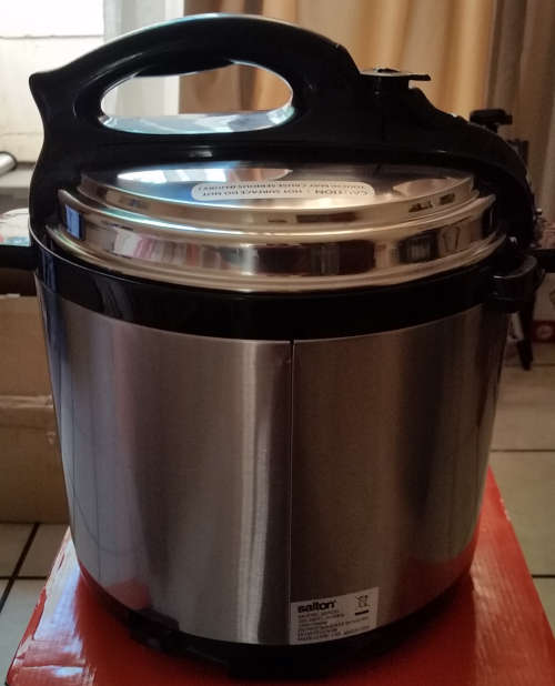 Salton 6L Electric Pressure Cooker