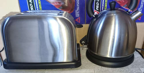 Russell Hobbs Brushed Stainless Steel Pack