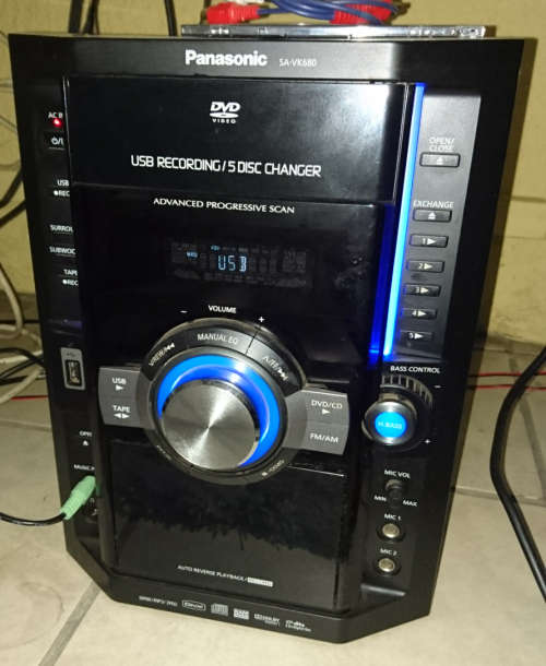 PANASONIC SC-VK680 5-DISC CHANGER DVD MINI SYSTEM FOR 110-240 VOLTS