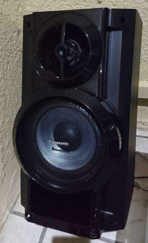 PANASONIC SC-VK680 5-DISC CHANGER DVD MINI SYSTEM FOR 110-240 VOLTS