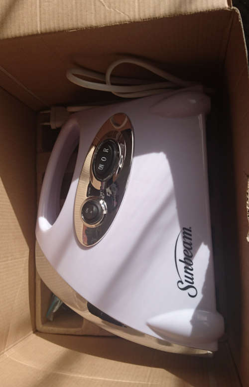 Sunbeam Meat Mincer and Sausage Maker (SMM-828)