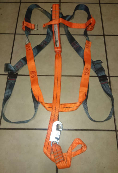 Full Body Harness with Single and double Arrest Lanyard