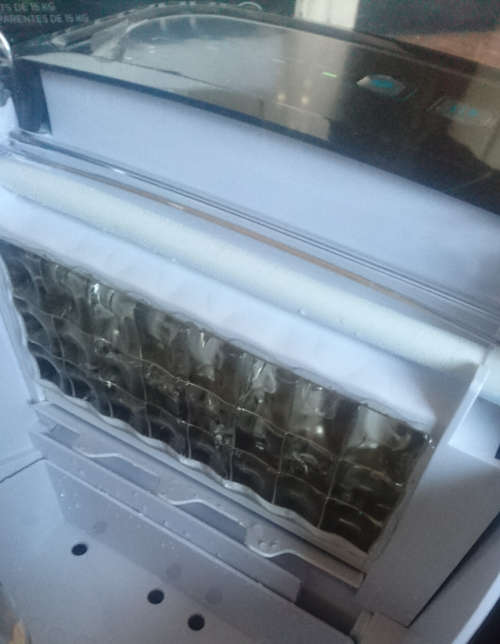 Russell Hobbs Clear 15Kg Square Ice Maker (RHCIM15) - Display