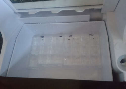 Russell Hobbs Clear 15Kg Square Ice Maker (RHCIM15) - Display