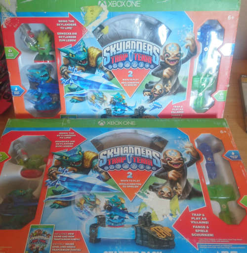 Xbox One - Skylanders Trap Team Starter Pack (Displays - Discs Sealed - Package Mild Wear)