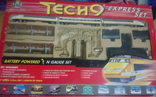 Tech 9 Express Set (Art No: 90104) 510cm/210" Track Length - Collectors Battery Operated!