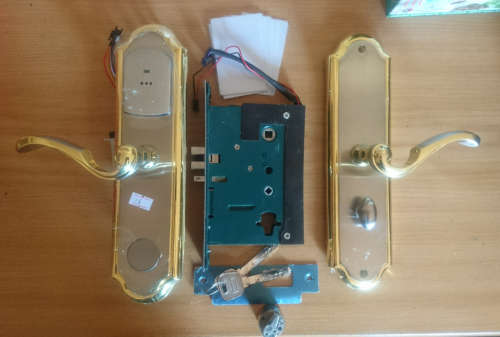 Last 1 - Access Control Home/Office Door Lock (Gold & Silver) Please Read