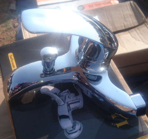 Chrome Shower Faucet Bathroom Hot & Cold Dual Outlet Spout Water Mixer