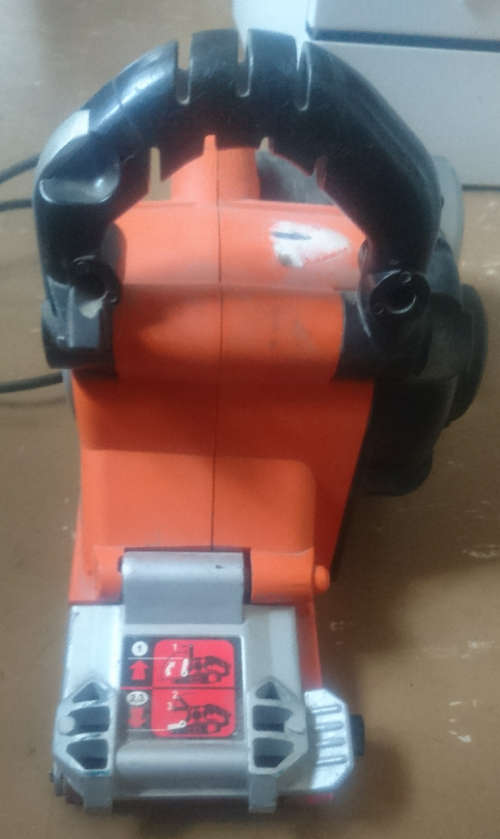 Black + Decker 720W Belt Sander (75mm x 533mm) Type 3