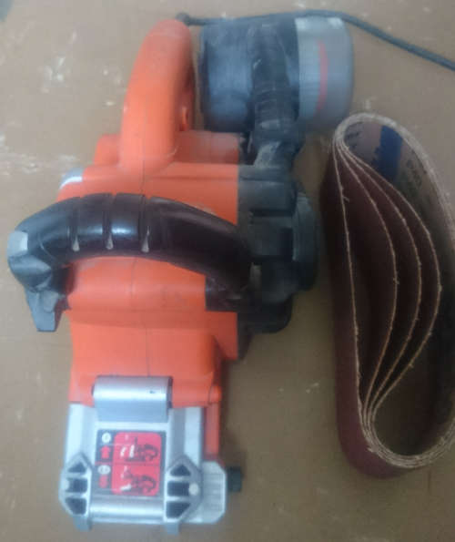 Black + Decker 720W Belt Sander (75mm x 533mm) Type 3