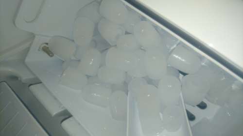 Please Read - Russell Hobbs 15Kg Ice Maker (RHIM15) Display