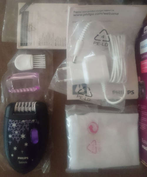 PHILIPS SATINELLE ESSENTIAL FOR LEGS COMPACT EPILATOR HP6422/01 BLACK (Display - As New)