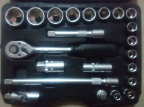 22 Piece Accent 1/2` Socket Wrench Set with 1/4` to 1/2` Adaptor (Dust Qouted CR-V)