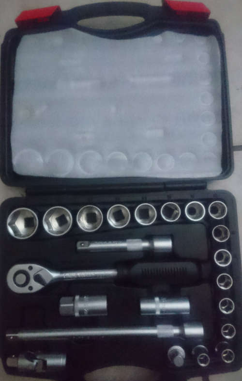 22 Piece Accent 1/2` Socket Wrench Set with 1/4` to 1/2` Adaptor (Dust Qouted CR-V)