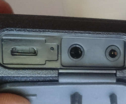 Baofeng BF-512Slim & Compact Professional Walkie Talkie (Display Units - Please Read - Usb Charging)