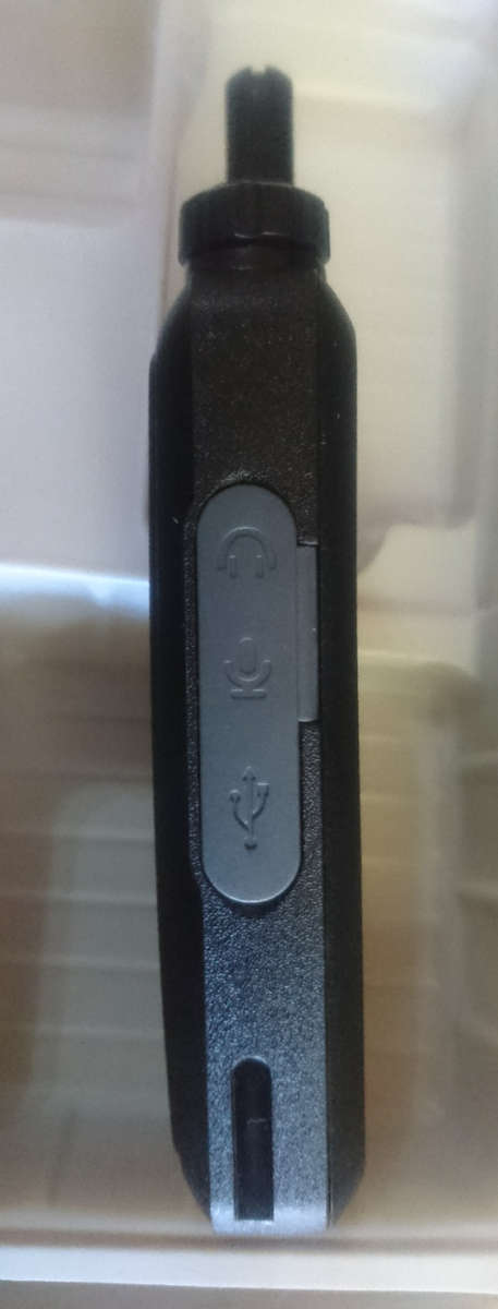 Baofeng BF-512Slim & Compact Professional Walkie Talkie (Display Units - Please Read - Usb Charging)