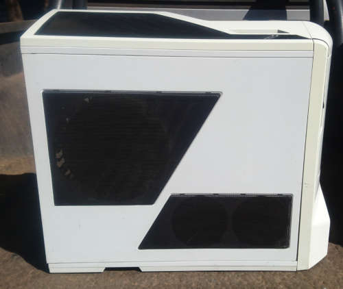 Large Tower/Case (NZXT - Phantom) 56 x 53 x 22cm