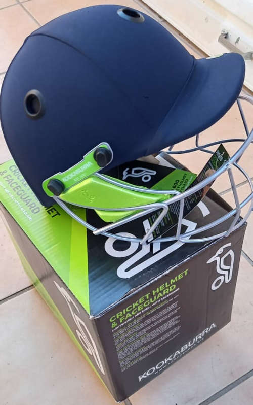 Kookaburra Pro 600 Helmet (Large 58-62cm)
