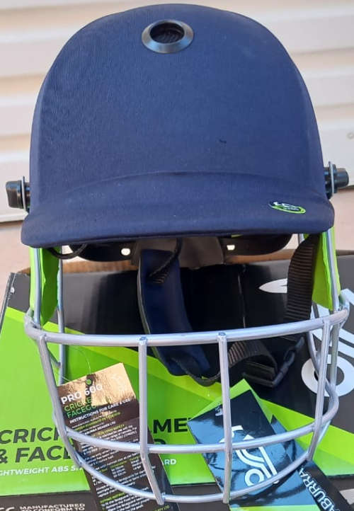 Kookaburra Pro 600 Helmet (Large 58-62cm)