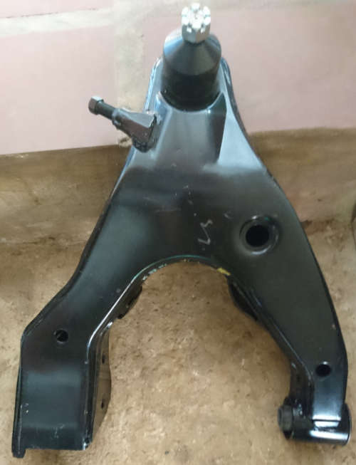 Landcruiser 100 Series Lower Left & Right Control Arm for 98-07 4x4 Models (HDJ100 & UZJ100)