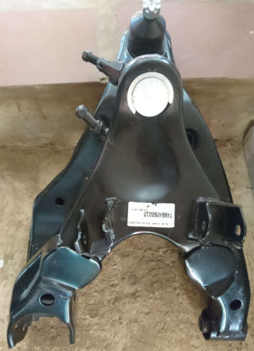 Landcruiser 100 Series Lower Left & Right Control Arm for 98-07 4x4 Models (HDJ100 & UZJ100)