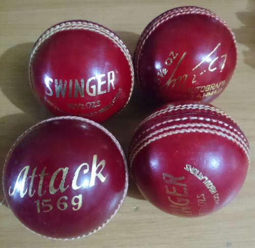 4 x 156g Cricket Balls