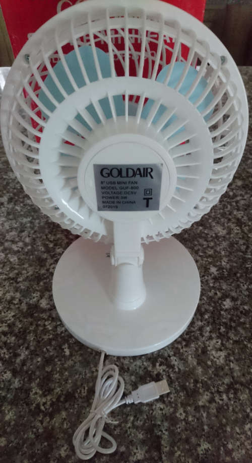 8" Goldair 2 Speed 5V/USB Desk Fan - (Display Unit) - For Your Little Office!!