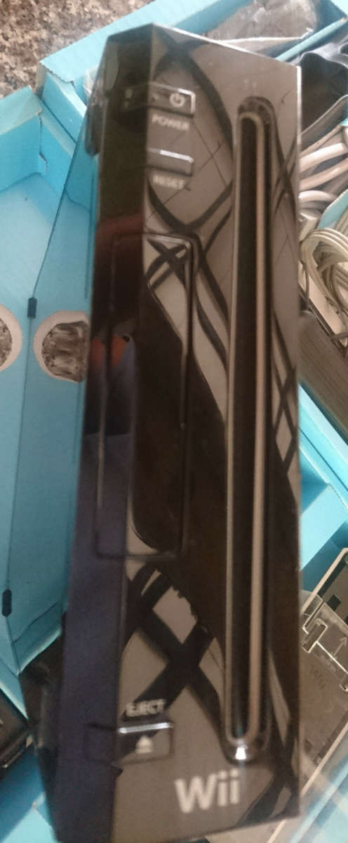 Nintendo Wii Sports Resort Pack + 4 Games (Black)