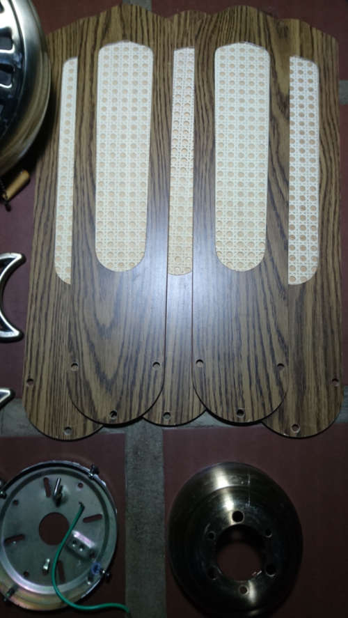 132cm 5 Blade 1 Light Ceiling Fan (Unfortunately no lamp shape - 100% working order)