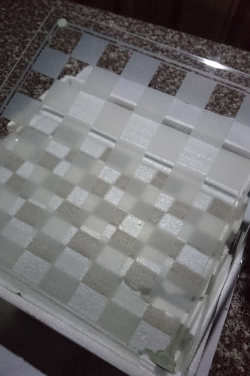 Display - 35 x 35cm Glass Chess Set