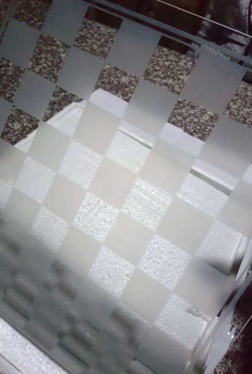 Display - 35 x 35cm Glass Chess Set