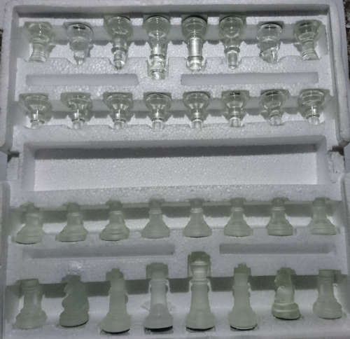 Display - 35 x 35cm Glass Chess Set
