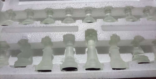 Display - 35 x 35cm Glass Chess Set