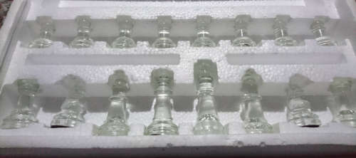 Display - 35 x 35cm Glass Chess Set