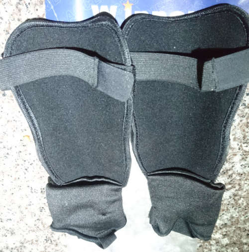 Kids - 18cm Winner Shin Guards with Ankle Protection (Only 1 Pair Available)
