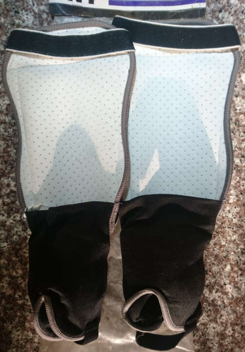 Youth 24,5cm SNT Shin Guards with Ankle Protection (Only 1 Pair Available)