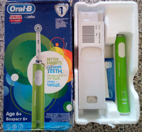 (Box Wear) Oral-B Rechargeable Electric Toothbrush - Junior (Green) With Timing Function