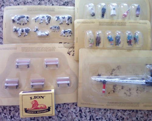 Detailed Miniatures for your Home Scale Project (Bid for the lot)