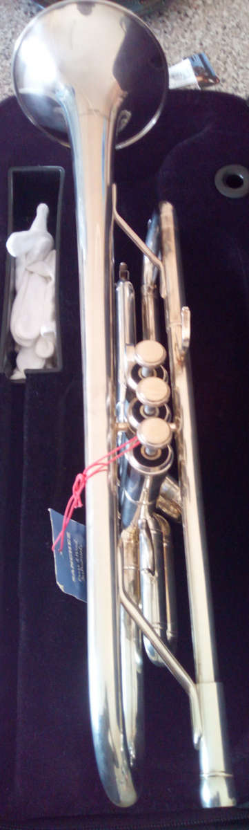 Sanchez Bb Trumpet (Display Set) Silver Plated Brass Body - STRE200S