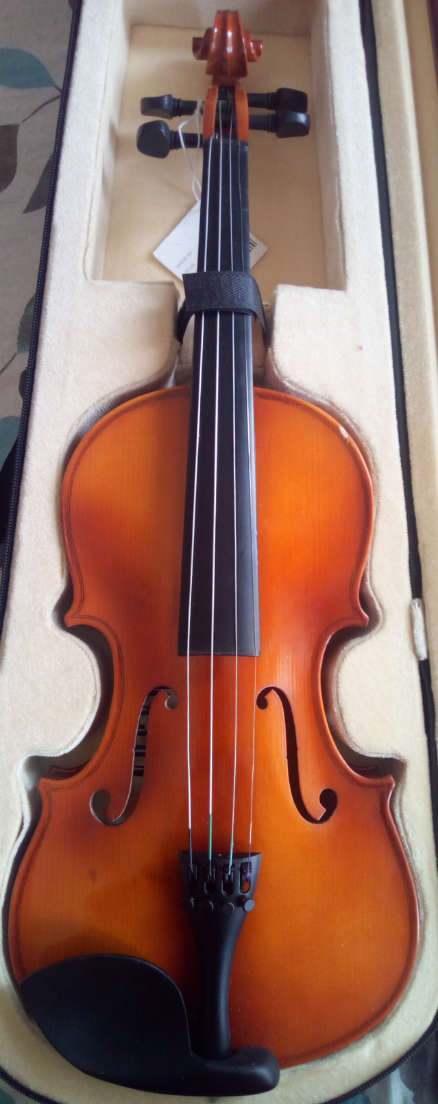 3/4 Violin With Bow & Case + Digital Tuner (Display Unit - As New - Please Read - Cosmetics)