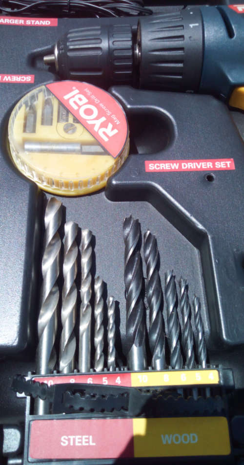 Ryobi 12V Cordless Driver Drill (CBD-12VRK) - Display Kit + Extra Battery