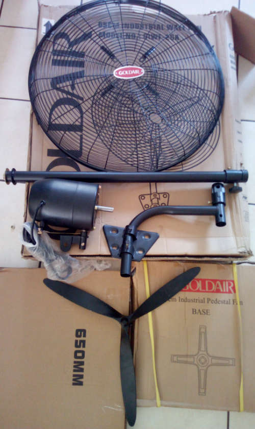 Goldair 65cm Industrial Pedestal Fan - Display - Worn Package)