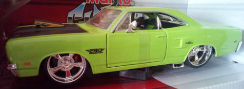 1:24 Maisto Custom Die-Cast 60 & 70`s Plymouth, Mustang & Camaro SS